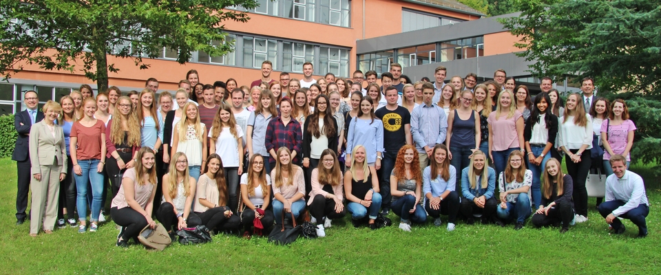 Gruppenbild der neuen Studierenden