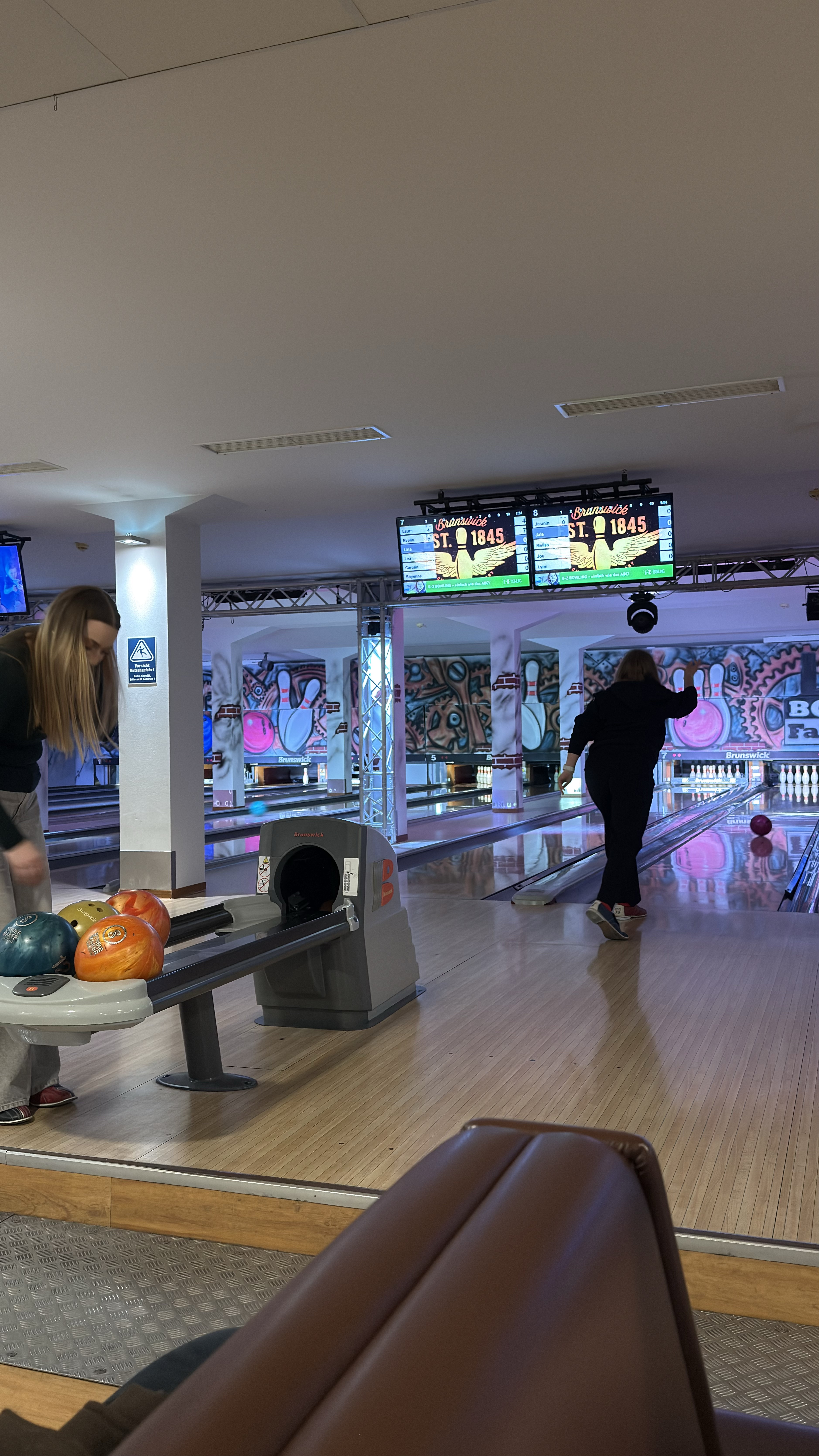 002BowlingR105